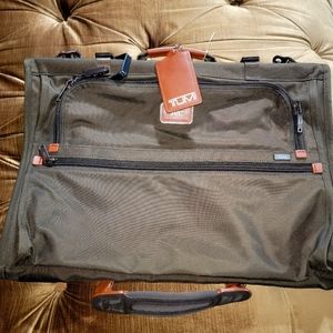 Tumi Alpha Garment Bag 2way 22133ESH Trifold carryon garment luggage bag